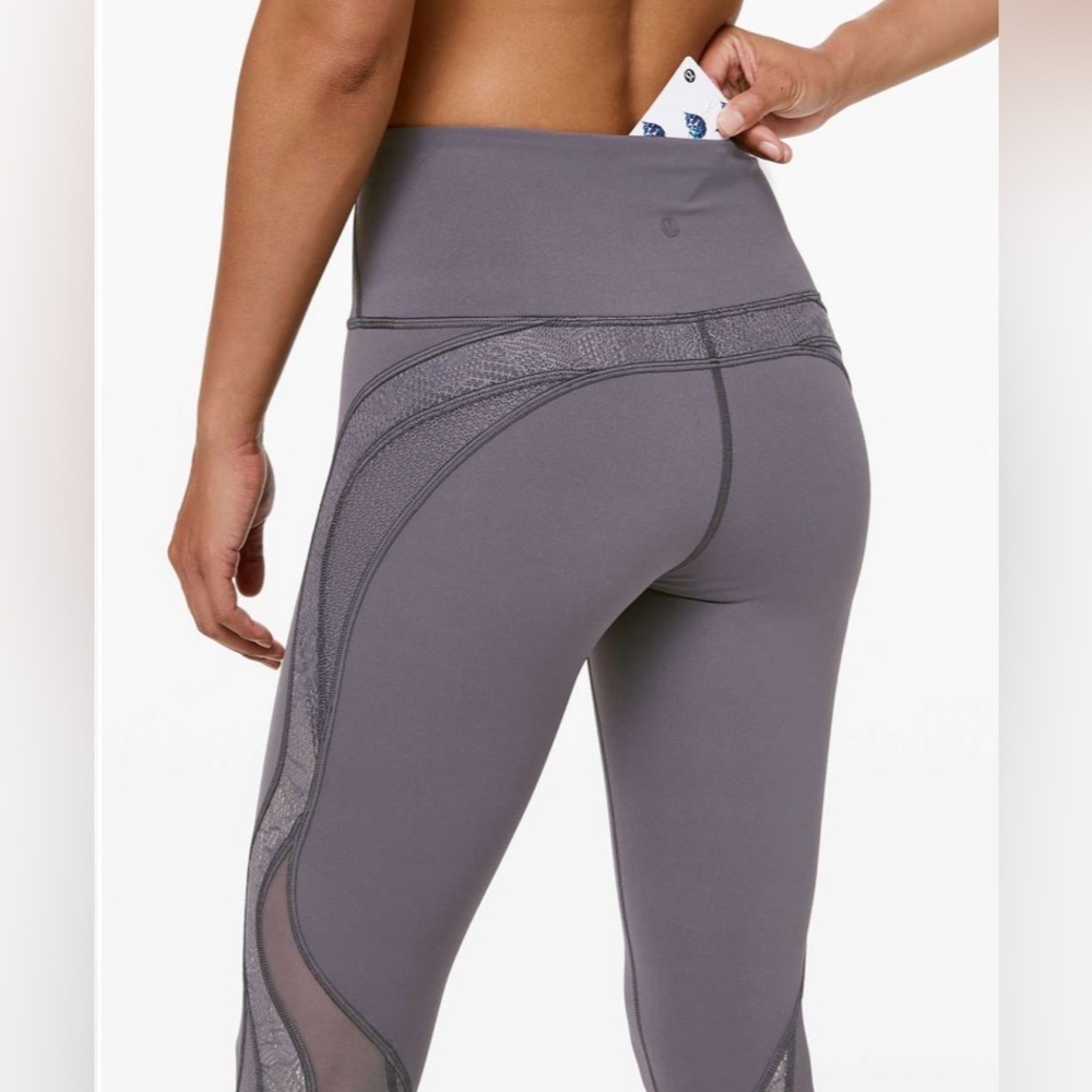 Lululemon Wunder Under Crop 21” *Lace- Size 8 - Picture 2 of 9